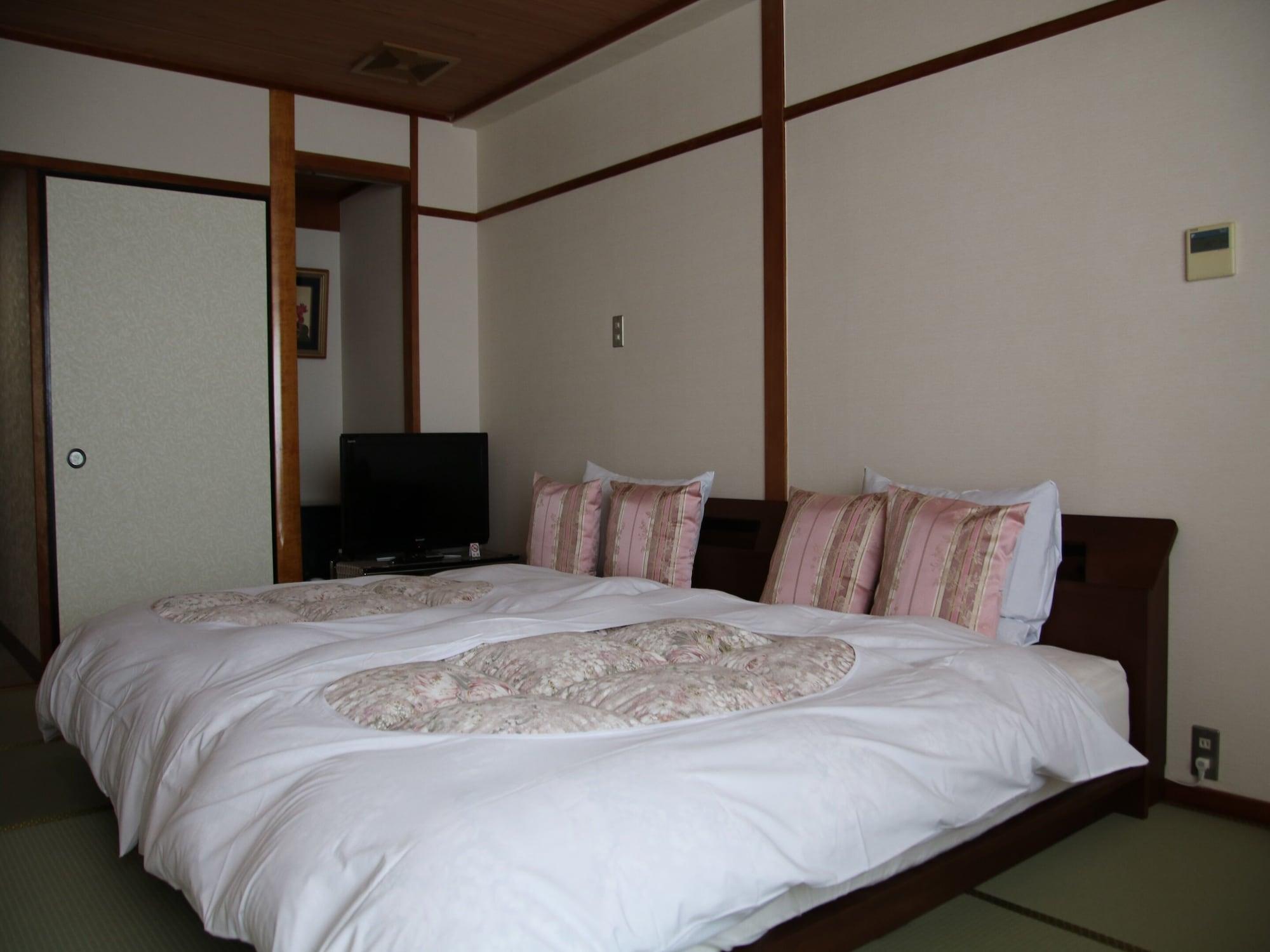 Miyajima Hotel New Kotobuki Хатсукаичи Екстериор снимка